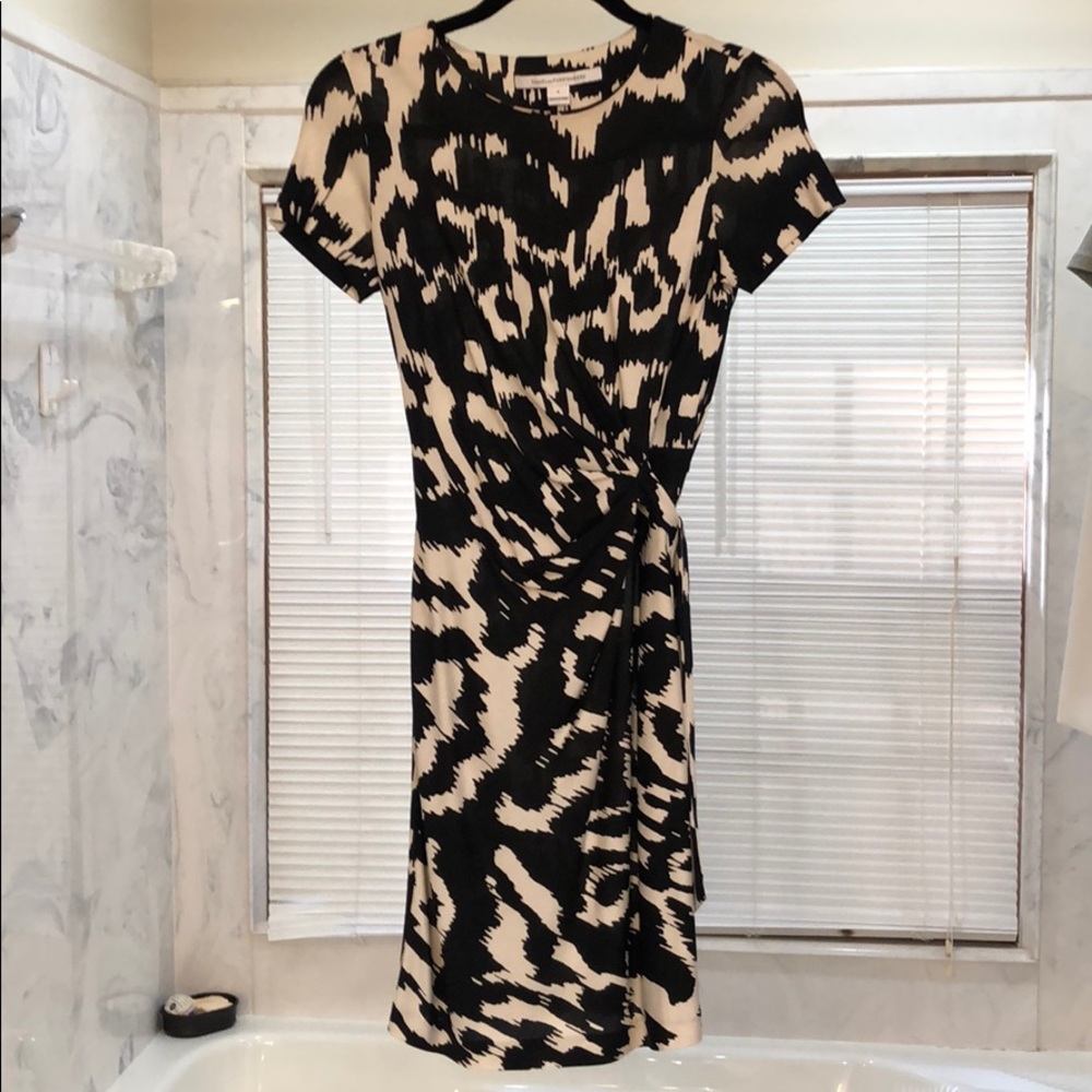 Diane Von Furstenburg Zoe Silk Dress - Picture 2 of 3